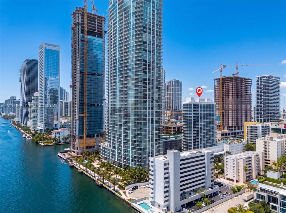 En Venta: $689,000 (2 camas, 2 baños, 1363 Pies cuadrados)