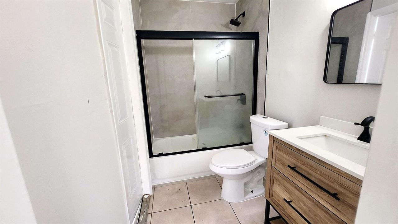 06_bathroom_one