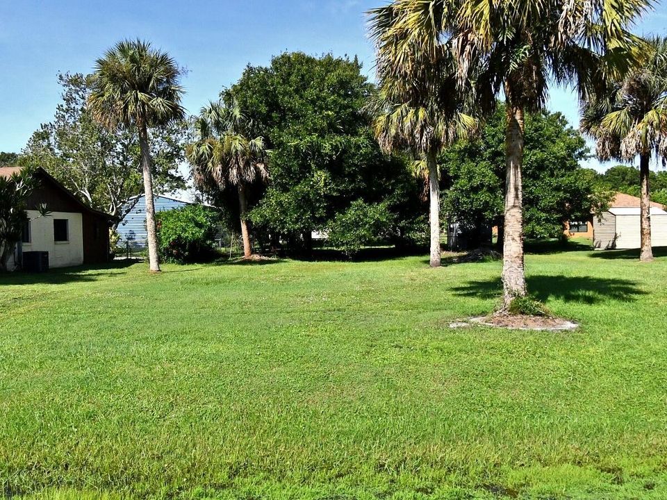37504_41408_1INDIAN RIVER ESTATES