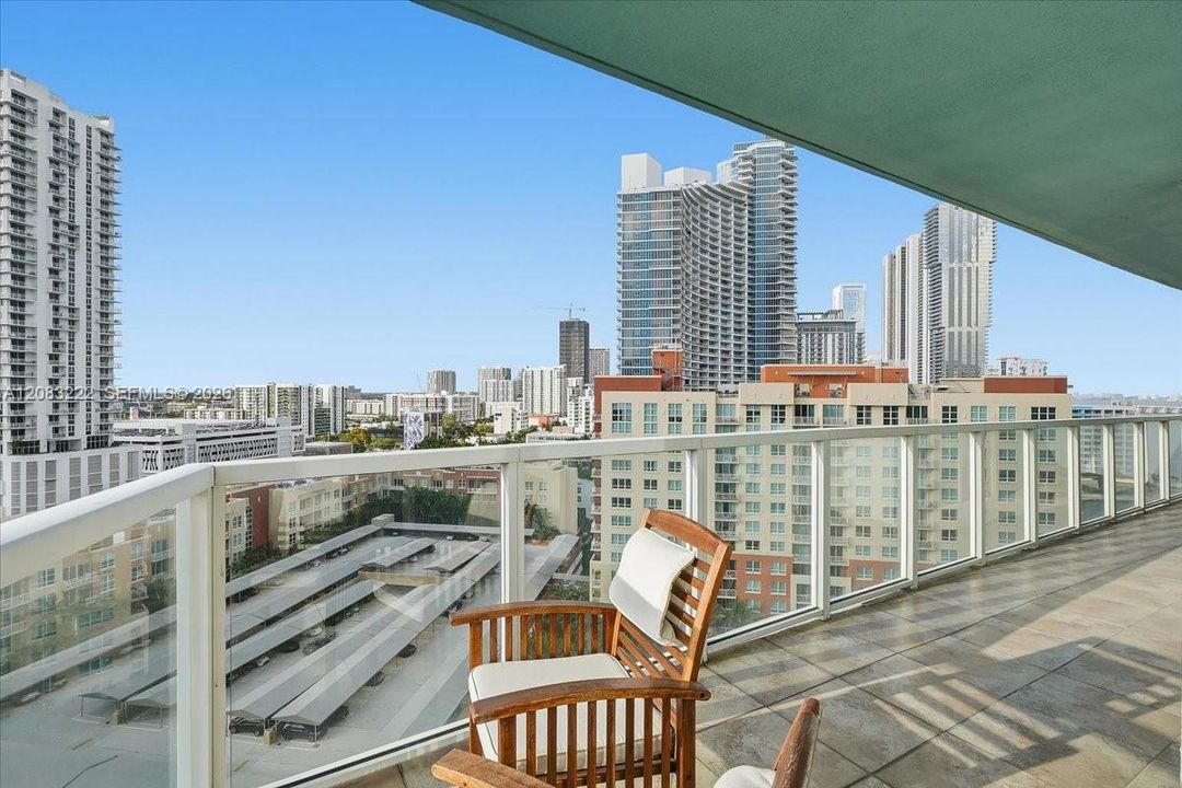 En Venta: $589,000 (2 camas, 2 baños, 1162 Pies cuadrados)