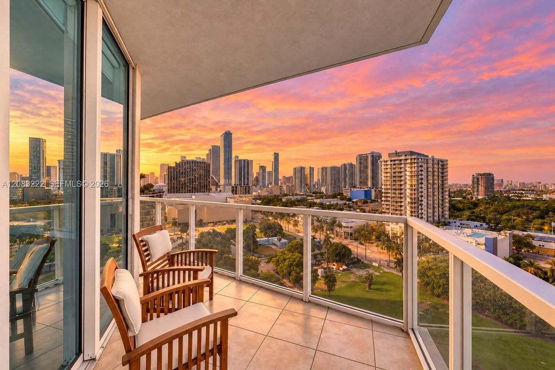 En Venta: $589,000 (2 camas, 2 baños, 1162 Pies cuadrados)