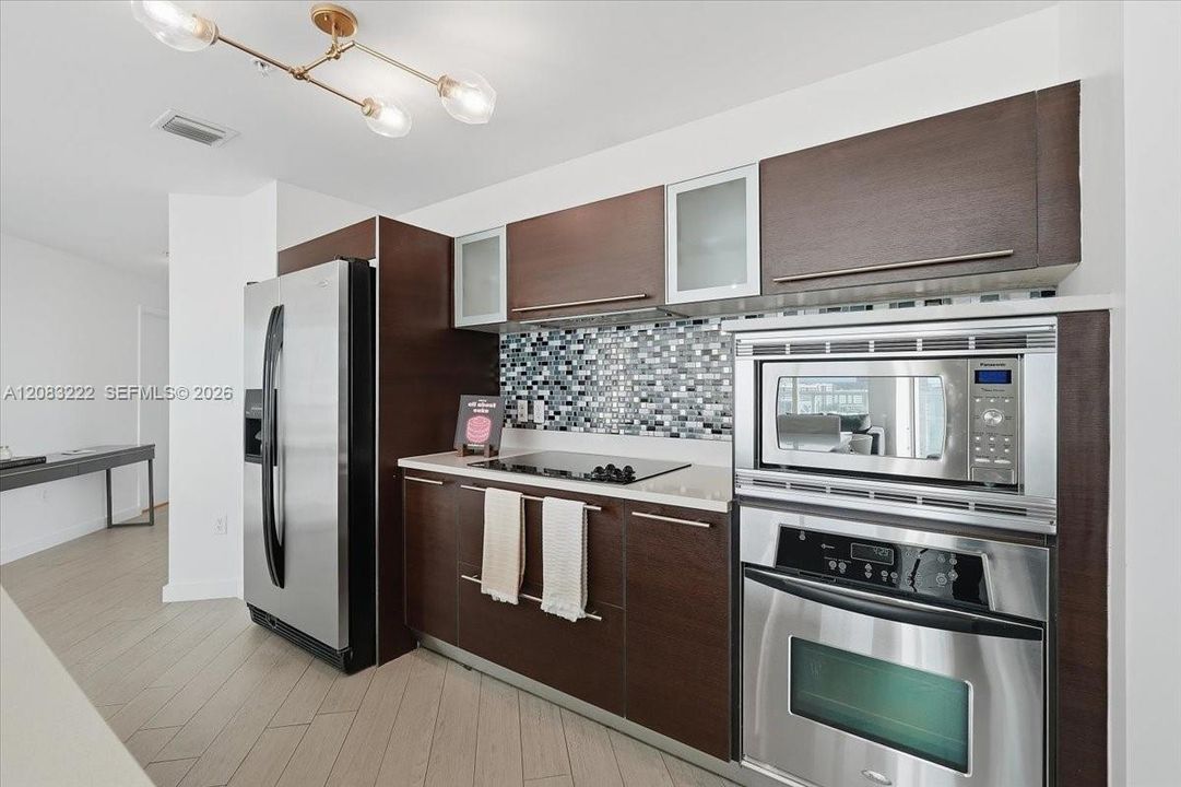 En Venta: $589,000 (2 camas, 2 baños, 1162 Pies cuadrados)