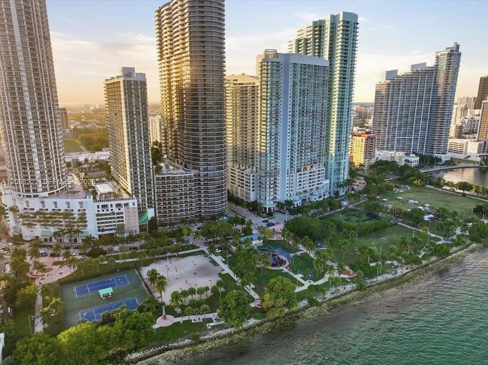 En Venta: $589,000 (2 camas, 2 baños, 1162 Pies cuadrados)