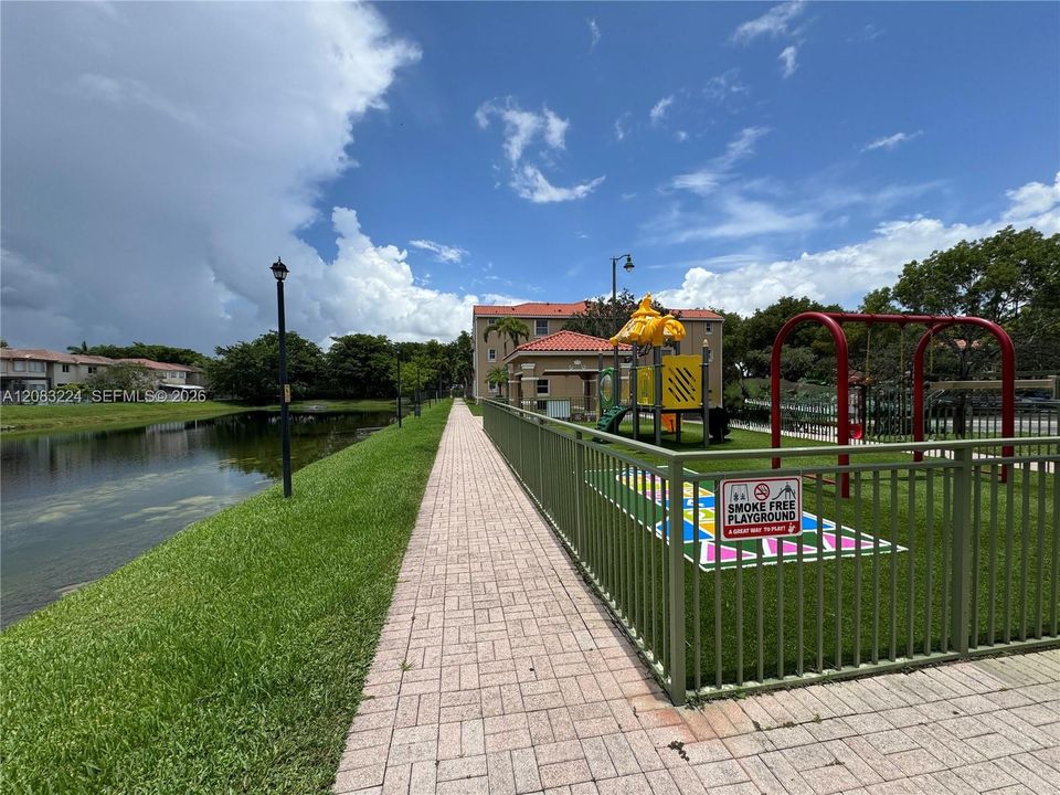 For Rent: $2,700 (3 beds, 2 baths, 1271 Square Feet)