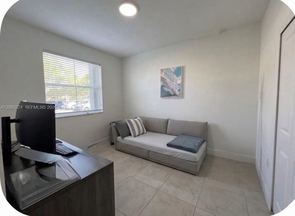 For Rent: $2,700 (3 beds, 2 baths, 1271 Square Feet)