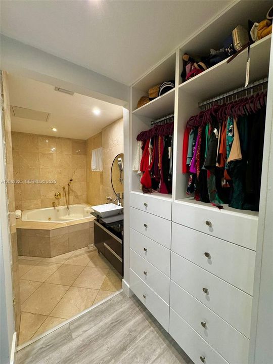For Sale: $775,000 (4 beds, 3 baths, 2043 Square Feet)