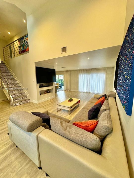 For Sale: $775,000 (4 beds, 3 baths, 2043 Square Feet)