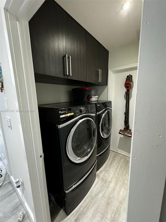 For Sale: $775,000 (4 beds, 3 baths, 2043 Square Feet)