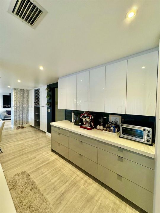 For Sale: $775,000 (4 beds, 3 baths, 2043 Square Feet)