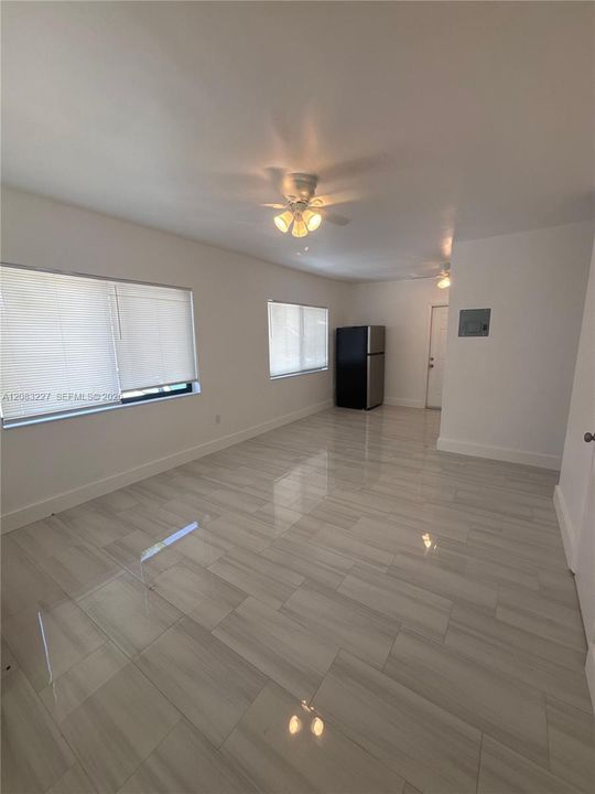 For Rent: $1,600 (0 beds, 1 baths, 375 Square Feet)