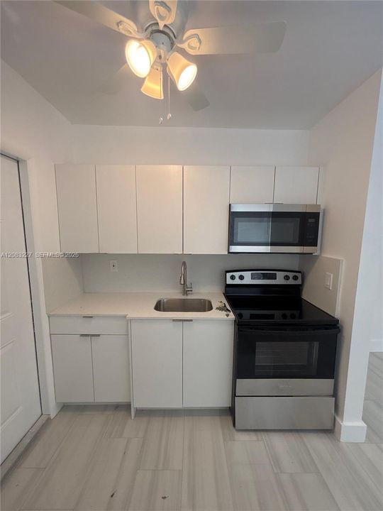 For Rent: $1,600 (0 beds, 1 baths, 375 Square Feet)