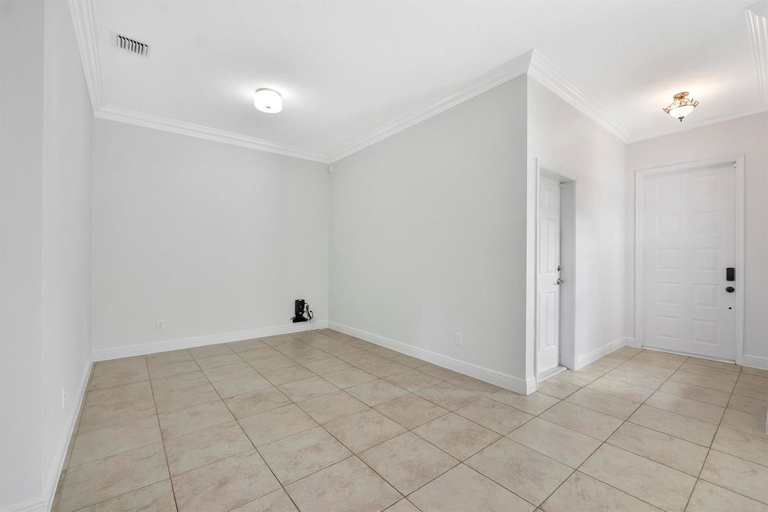 3505 Lakeside Dr_002