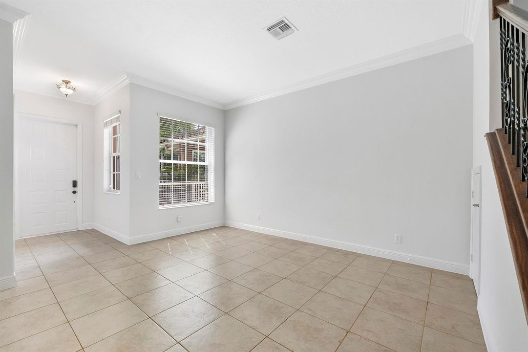 3505 Lakeside Dr_003
