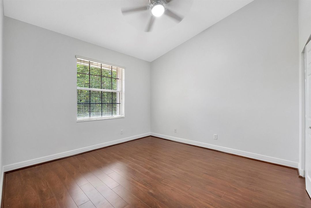 3505 Lakeside Dr_024