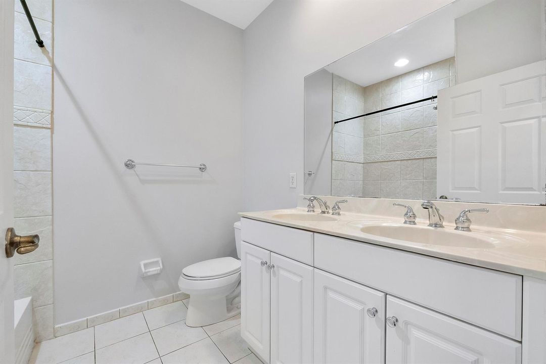 3505 Lakeside Dr_026