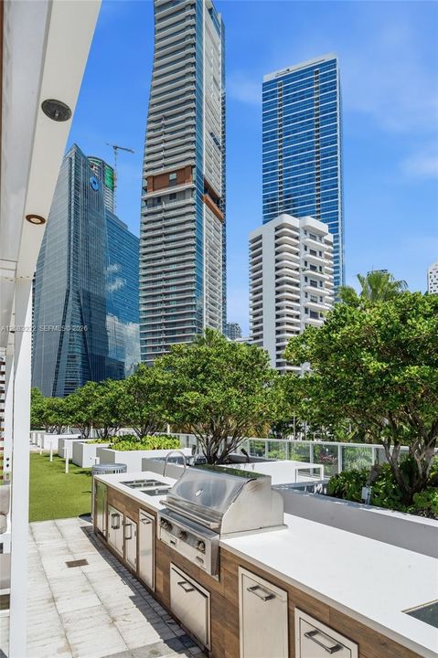 For Sale: $1,015,000 (2 beds, 2 baths, 1640 Square Feet)