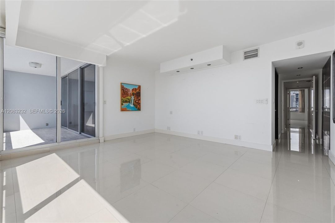 For Sale: $1,015,000 (2 beds, 2 baths, 1640 Square Feet)