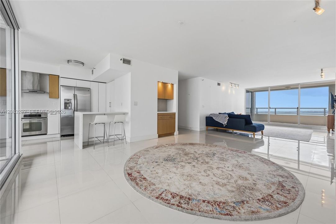 For Sale: $1,015,000 (2 beds, 2 baths, 1640 Square Feet)