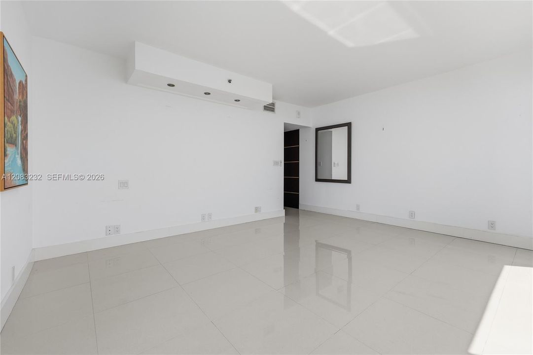 For Sale: $1,015,000 (2 beds, 2 baths, 1640 Square Feet)