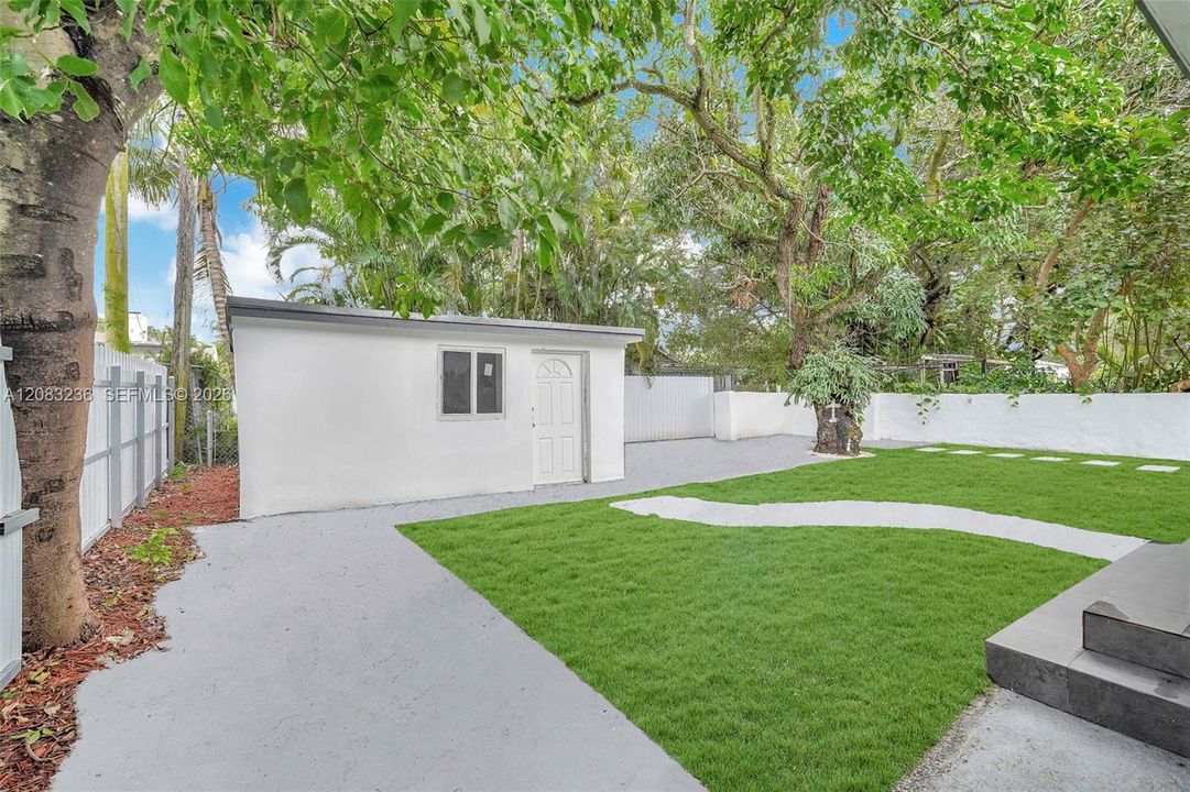 For Rent: $4,500 (4 beds, 3 baths, 1244 Square Feet)