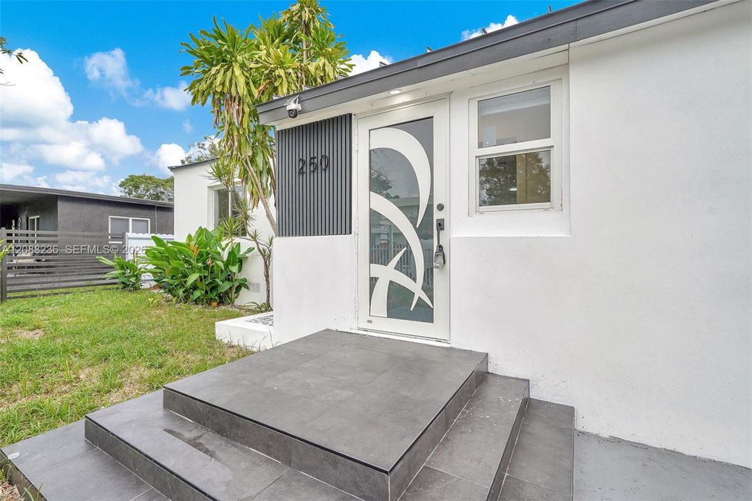 For Rent: $4,500 (4 beds, 3 baths, 1244 Square Feet)