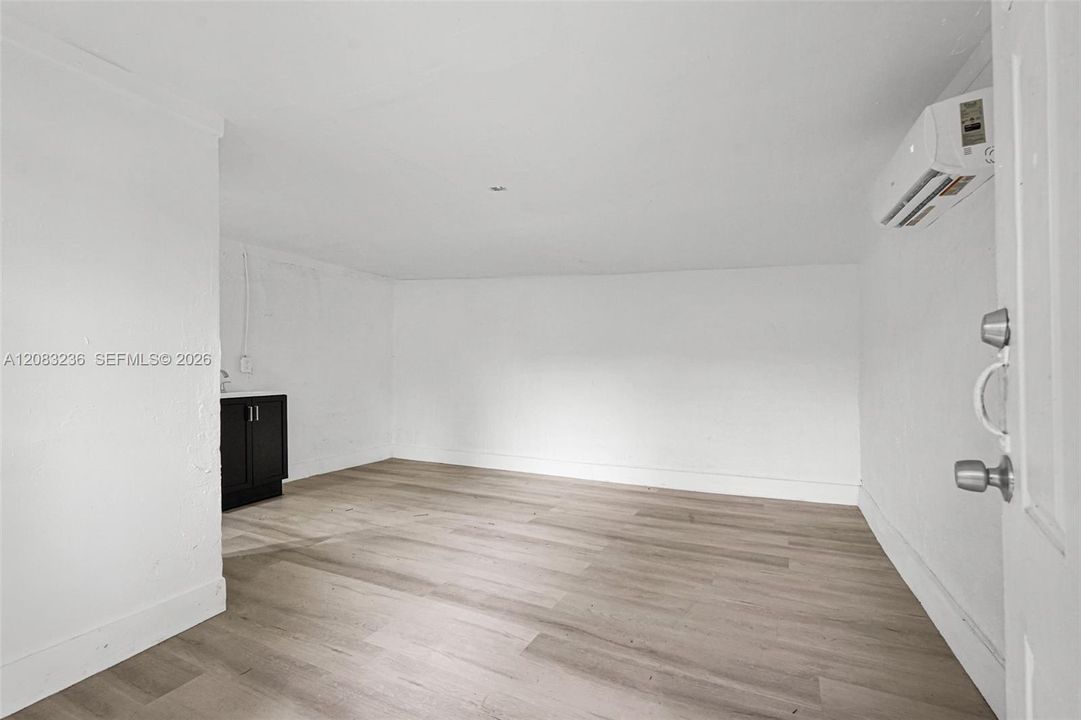For Rent: $4,500 (4 beds, 3 baths, 1244 Square Feet)