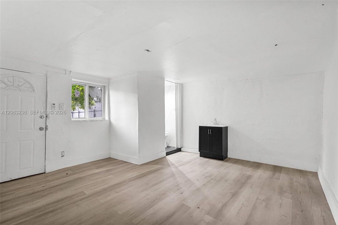 For Rent: $4,500 (4 beds, 3 baths, 1244 Square Feet)