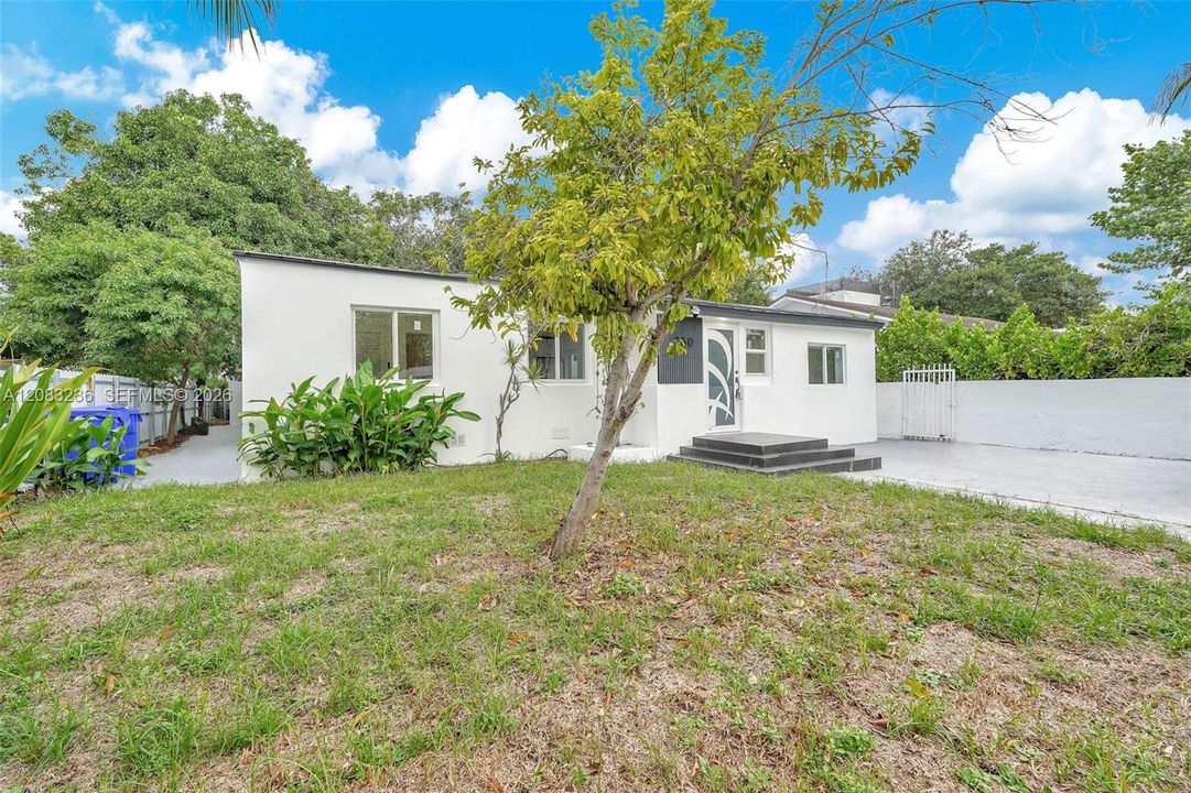 For Rent: $4,500 (4 beds, 3 baths, 1244 Square Feet)
