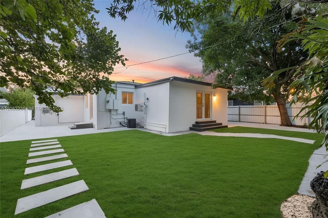 For Rent: $4,500 (4 beds, 3 baths, 1244 Square Feet)