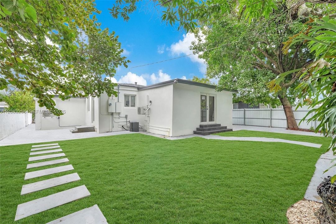 For Rent: $4,500 (4 beds, 3 baths, 1244 Square Feet)