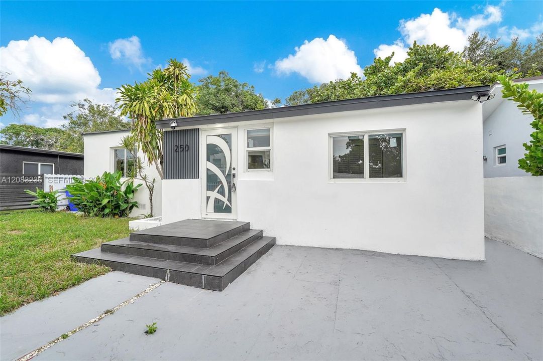 For Rent: $4,500 (4 beds, 3 baths, 1244 Square Feet)