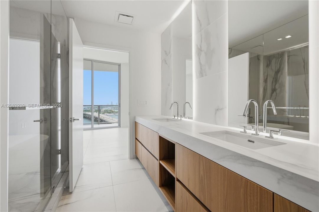 For Rent: $6,500 (1 beds, 2 baths, 1216 Square Feet)