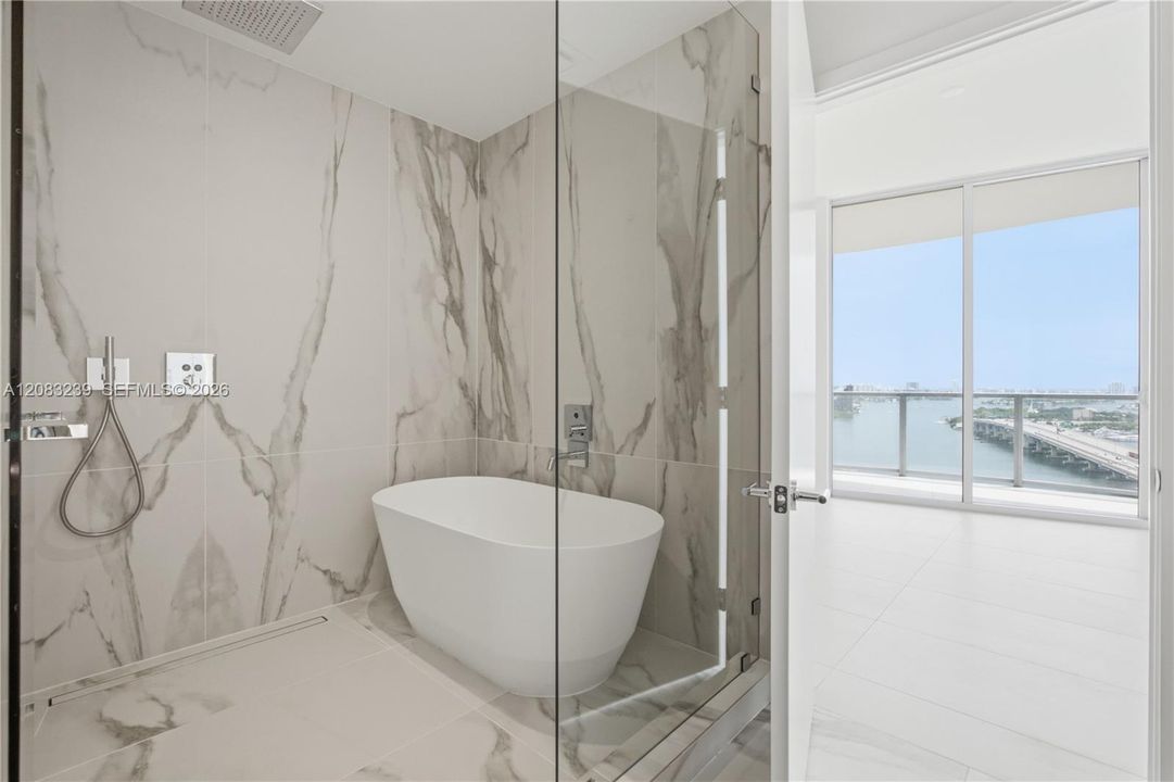 For Rent: $6,500 (1 beds, 2 baths, 1216 Square Feet)