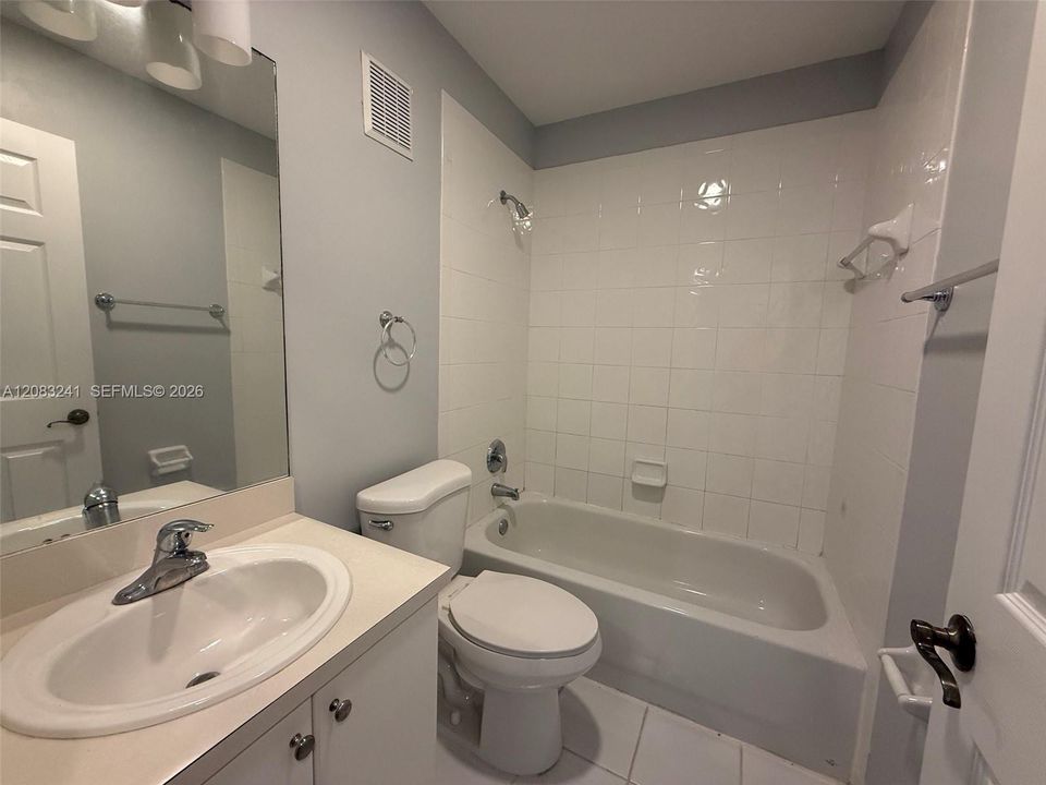 En Renta: $2,300 (3 camas, 2 baños, 1519 Pies cuadrados)