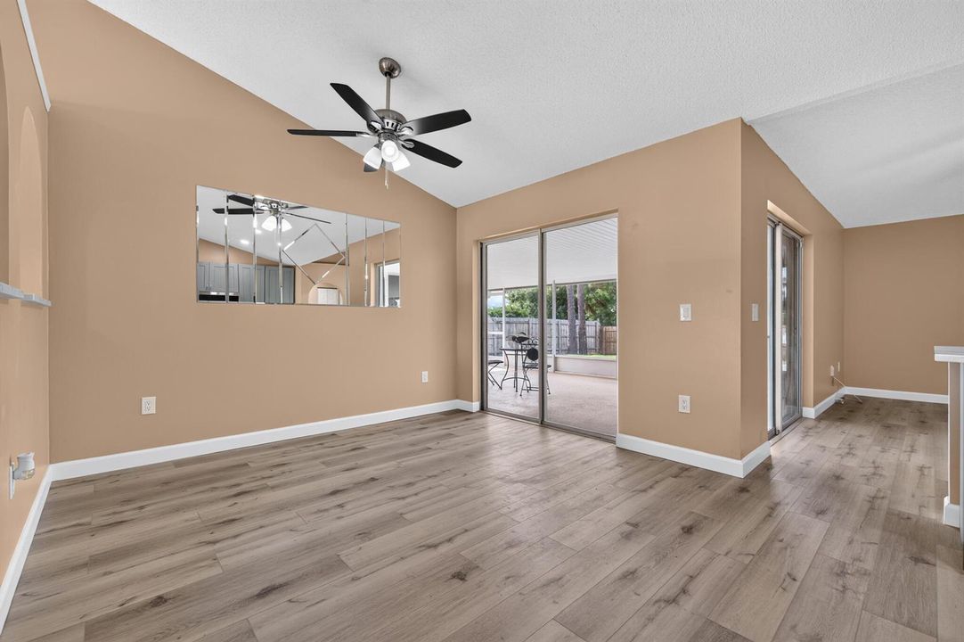 Bright and Cheerful Dining Room