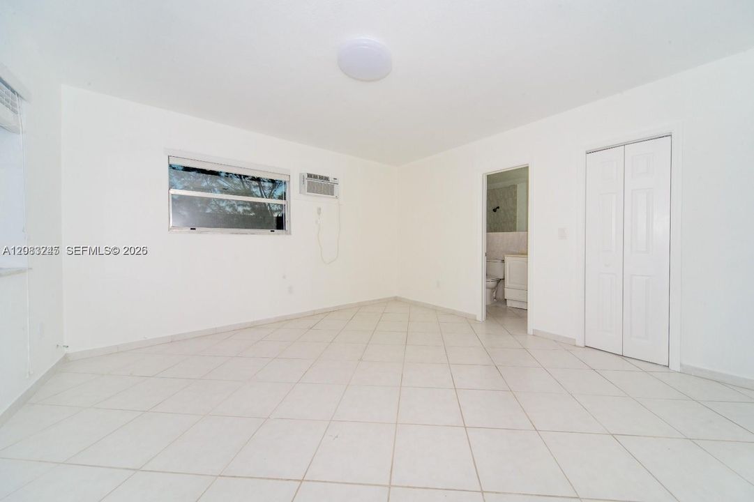 For Rent: $1,700 (1 beds, 1 baths, 663 Square Feet)