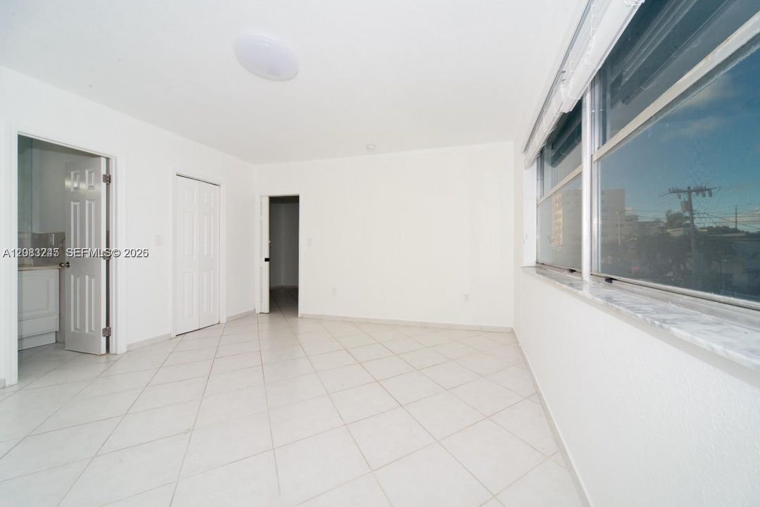 For Rent: $1,700 (1 beds, 1 baths, 663 Square Feet)