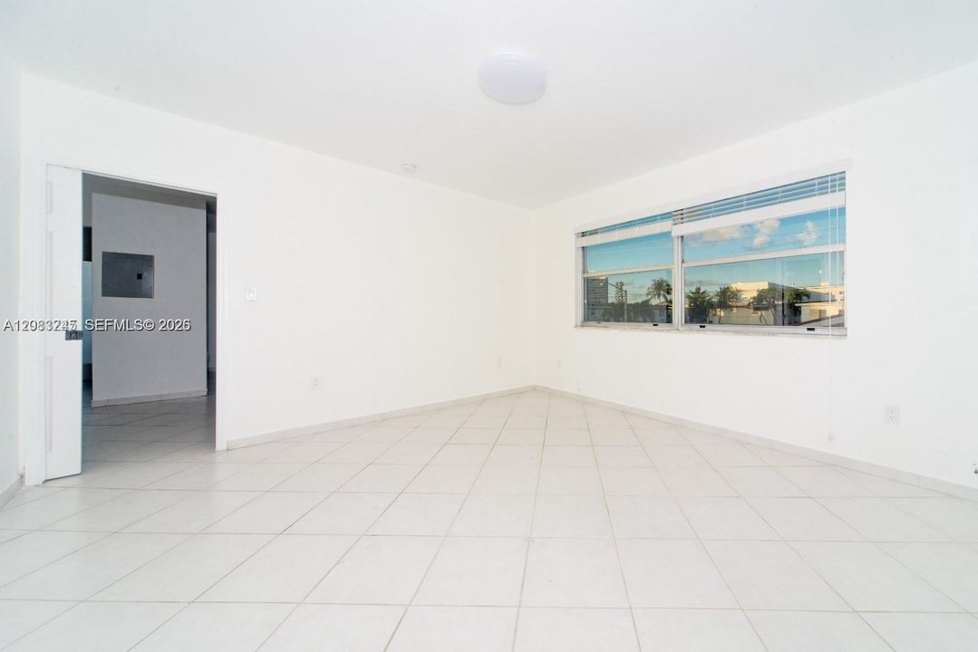 For Rent: $1,700 (1 beds, 1 baths, 663 Square Feet)