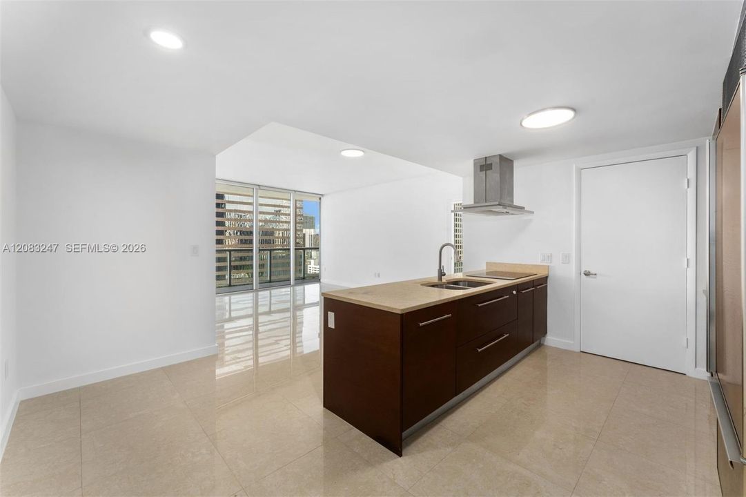 For Rent: $4,700 (2 beds, 2 baths, 1255 Square Feet)