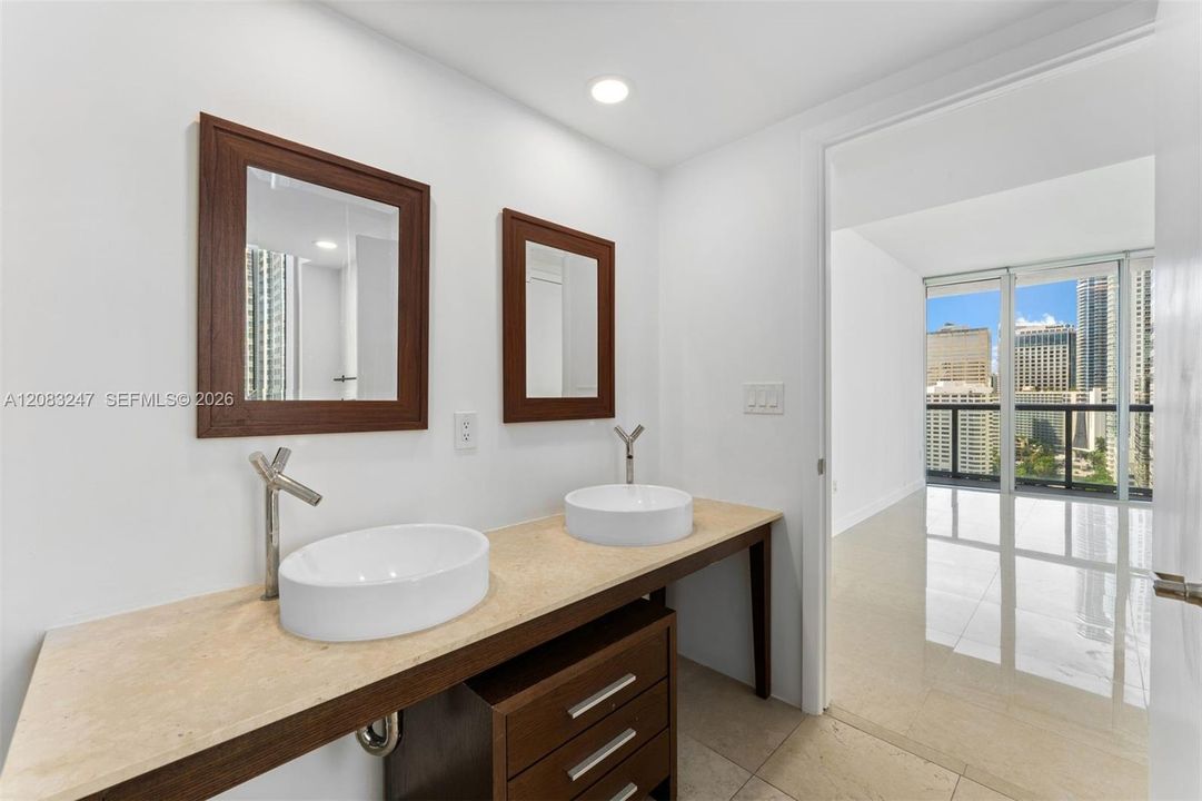 For Rent: $4,700 (2 beds, 2 baths, 1255 Square Feet)