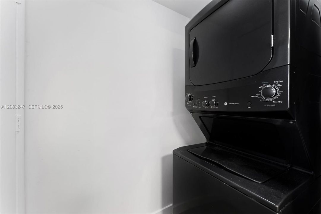 For Rent: $4,700 (2 beds, 2 baths, 1255 Square Feet)