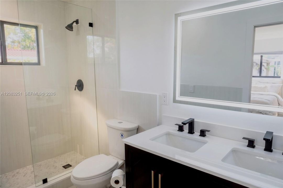 For Rent: $4,500 (3 beds, 2 baths, 1726 Square Feet)
