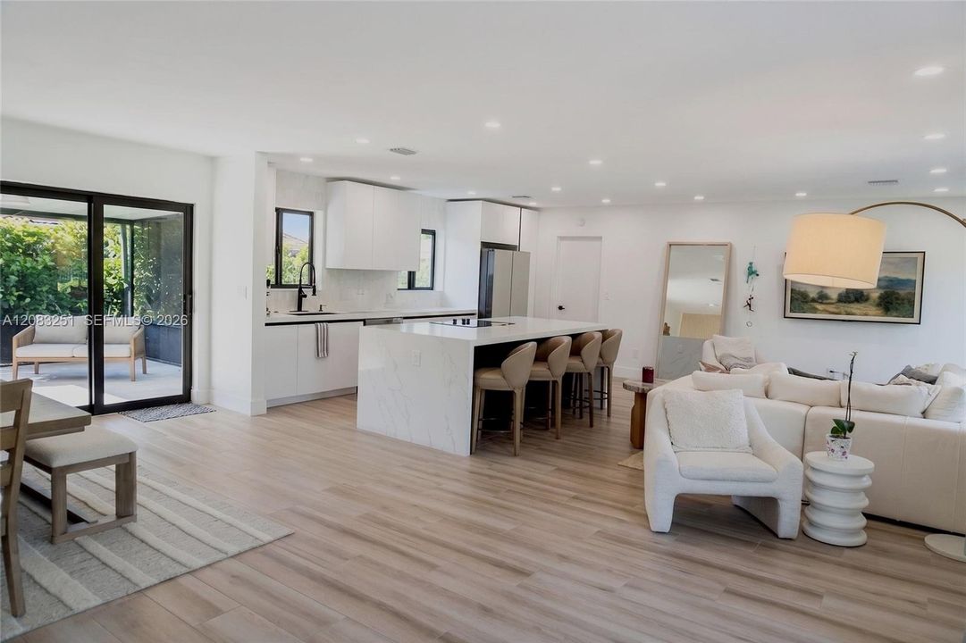 For Rent: $4,500 (3 beds, 2 baths, 1726 Square Feet)