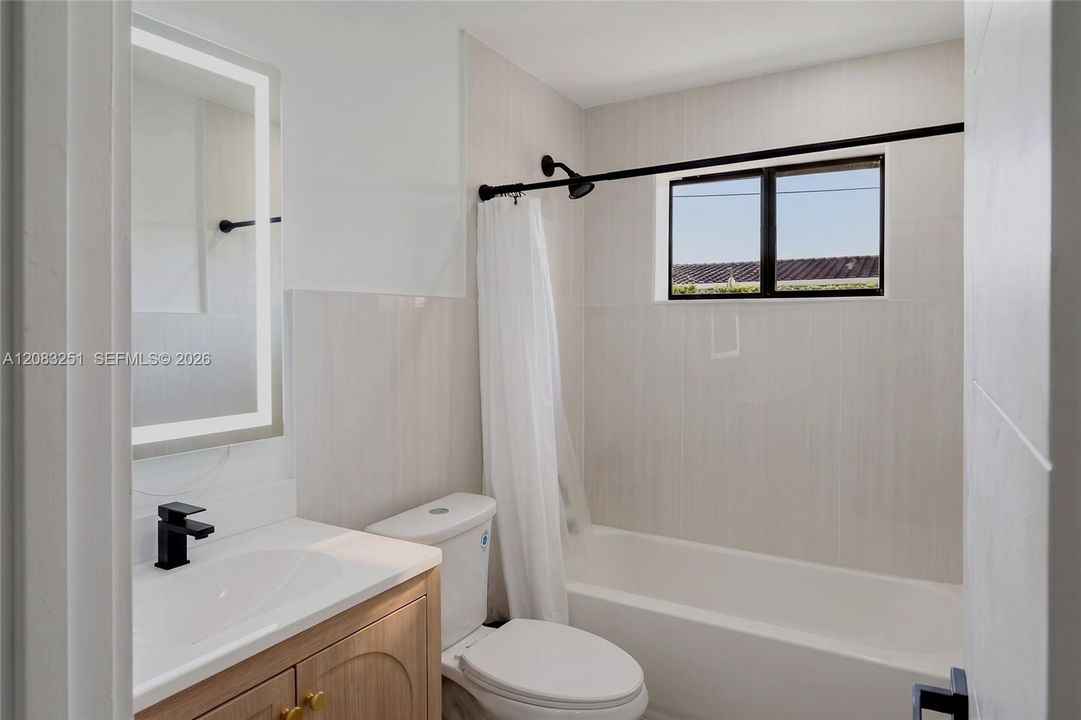 For Rent: $4,500 (3 beds, 2 baths, 1726 Square Feet)