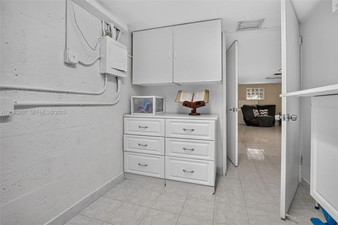 En Renta: $3,950 (3 camas, 2 baños, 1953 Pies cuadrados)