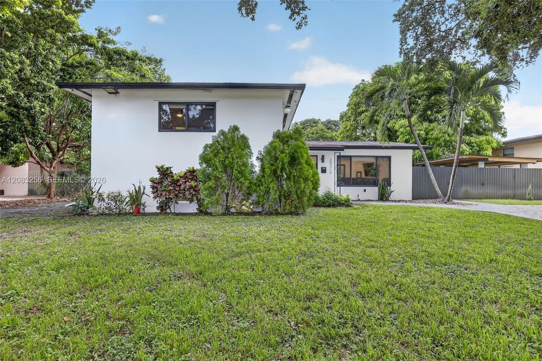 En Renta: $3,950 (3 camas, 2 baños, 1953 Pies cuadrados)