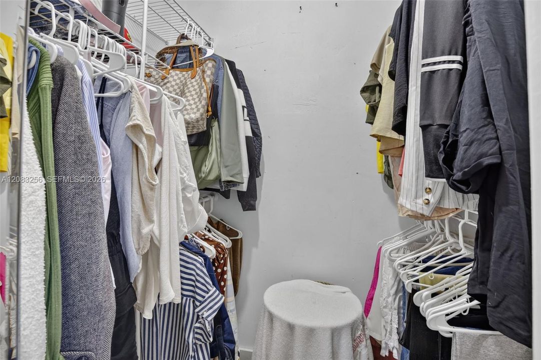 En Renta: $3,950 (3 camas, 2 baños, 1953 Pies cuadrados)