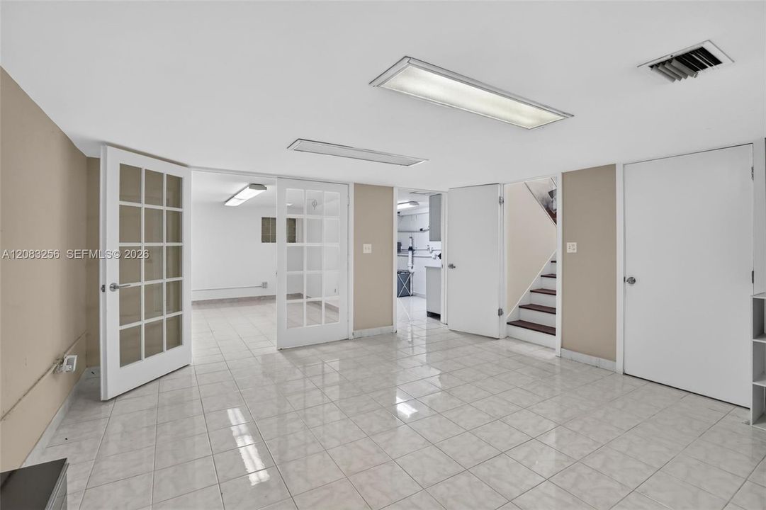 En Renta: $3,950 (3 camas, 2 baños, 1953 Pies cuadrados)