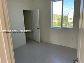 For Rent: $3,400 (3 beds, 2 baths, 1102 Square Feet)