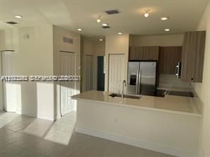 For Rent: $3,400 (3 beds, 2 baths, 1102 Square Feet)